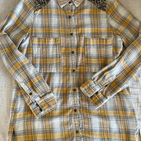 Women’s, Flannel Button Down Shirt - Picture 3 of 3
